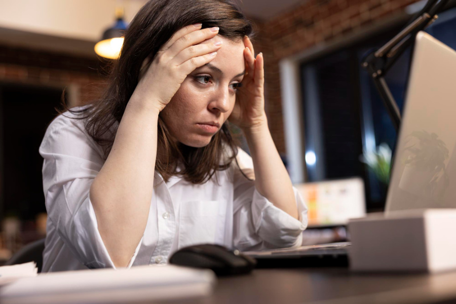 High-Functioning but Low Confidence: Why So Many Capable Women Feel Like Frauds